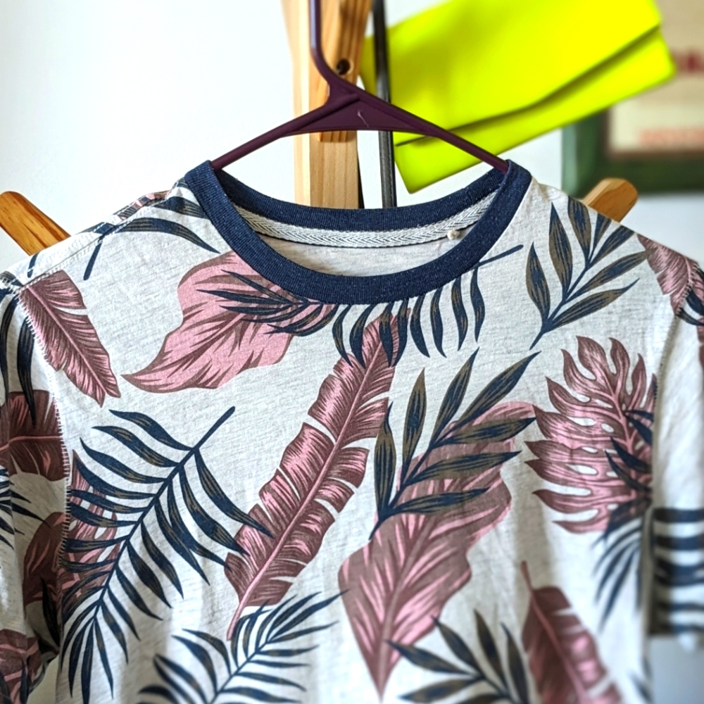 Men's tropical t-shirt